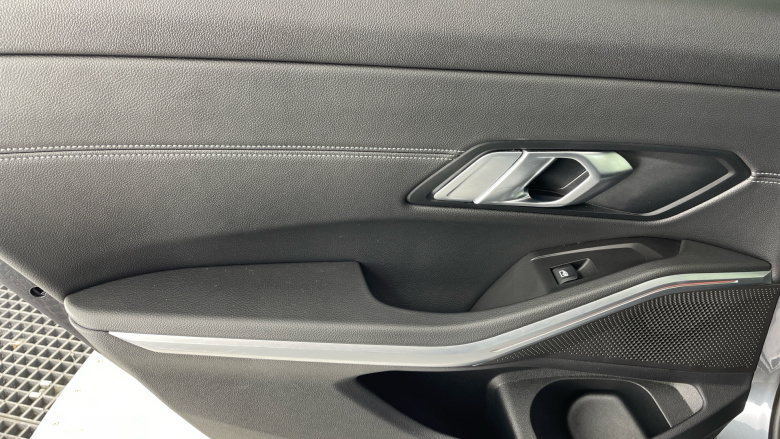 BMW 3 Series 320i xDrive M Sport 4dr Step Auto Petrol Saloon